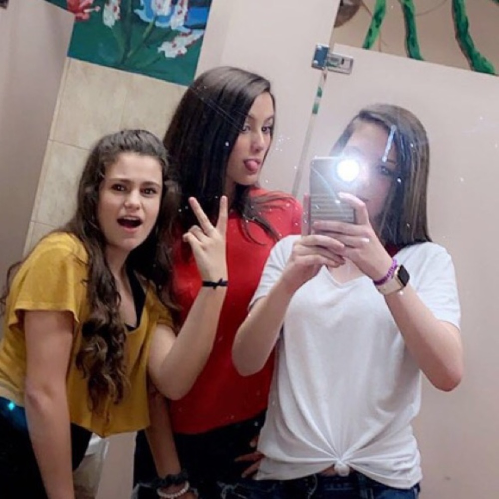 Meet your Posher, Alexis